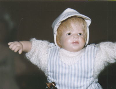 Baby Nanni in Liegestellung